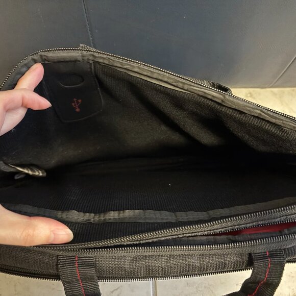 Swiss Gear 14" Laptop Carrying Case with Shoulder Strap - Picture 5 of 5